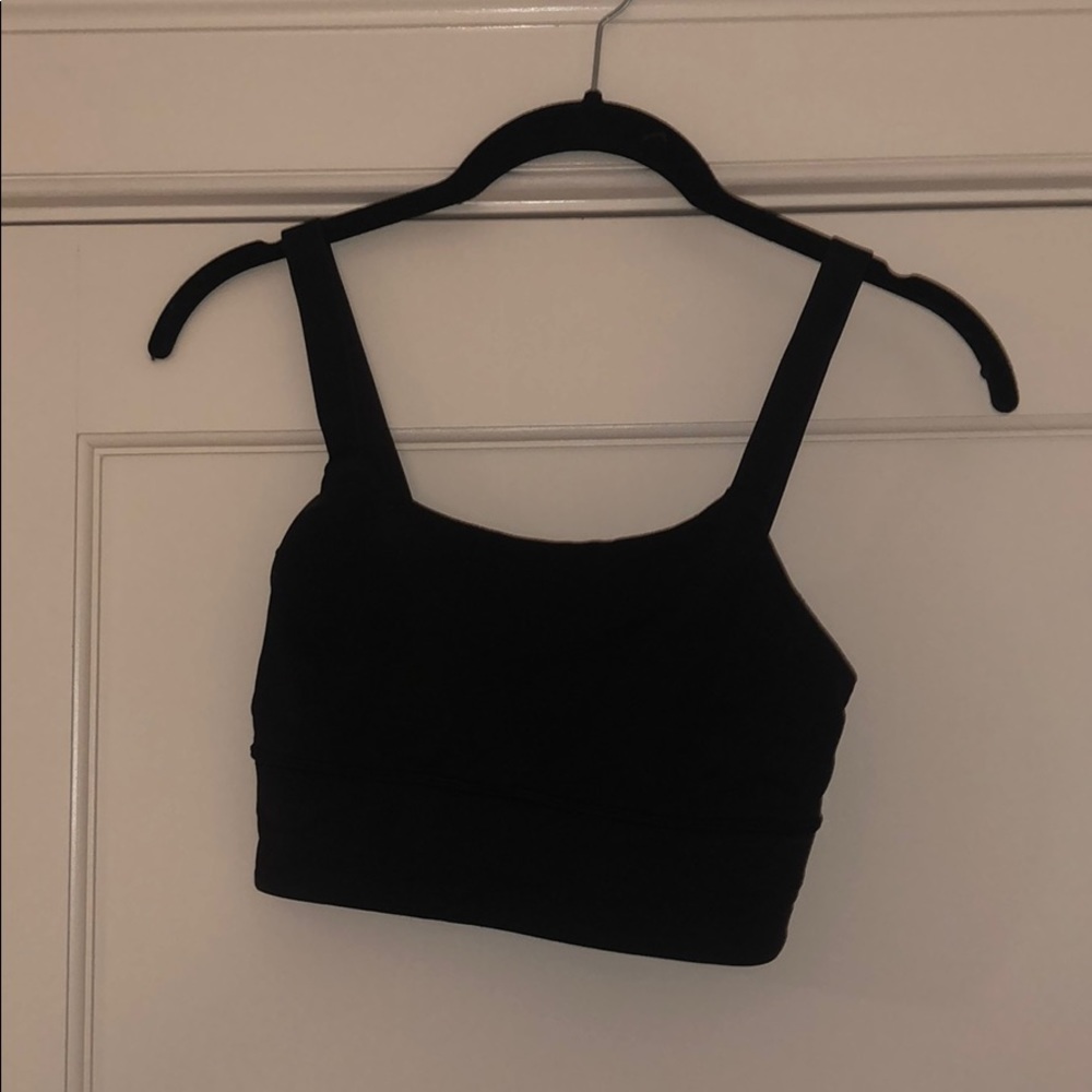 Black Lululemon sports bra